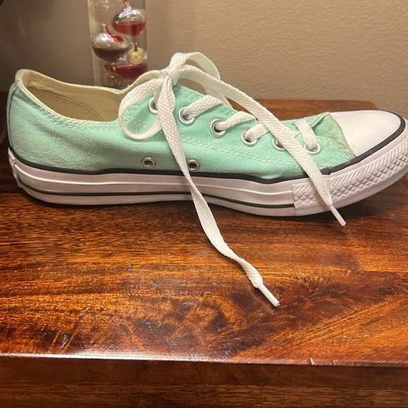 Converse Chuck All Star Tennis Shoes in Mint, Size 6, EUC - Picture 9 of 13